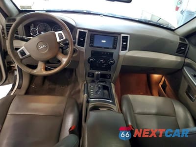 Zdjęcie 8 z 12 samochodu: 2010 JEEP GRAND CHEROKEE LAREDO VIN:1J4PR4GK7AC148983 - miniatura