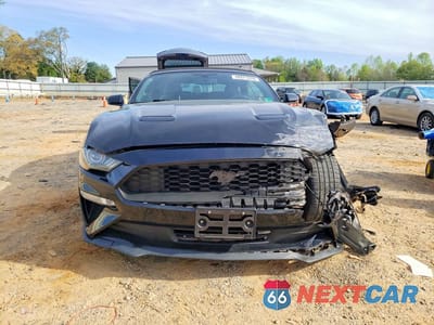 Piąte zdjęcie samochodu w środku: 2018 FORD MUSTANG VIN:1FATP8UH8J5115236 - miniatura