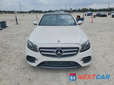 Piąte zdjęcie samochodu w środku: 2019 MERCEDES-BENZ E 300 VIN:WDDZF4JB0KA533515 - miniatura