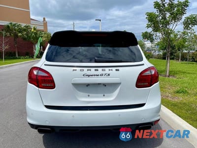 Zdjęcie 12 z 14 samochodu: 2014 PORSCHE CAYENNE VIN:WP1AA2A24ELA95373 - miniatura