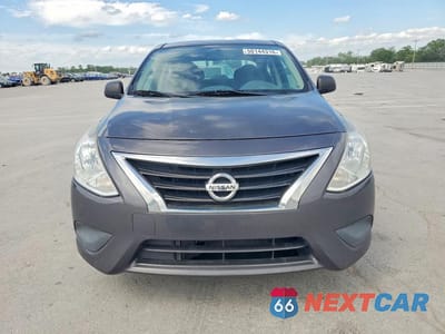 Piąte zdjęcie samochodu w środku: 2015 NISSAN VERSA 1.6 S VIN:3N1CN7AP3FL942559 - miniatura