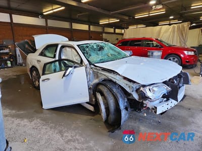 Czwarte zdjęcie samochodu z boku: 2016 CHRYSLER 300C VIN:2C3CCAKG2GH344122 - miniatura