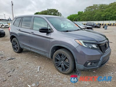 Czwarte zdjęcie samochodu z boku: 2021 HONDA PASSPORT SPORT VIN:5FNYF8H21MB008007 - miniatura
