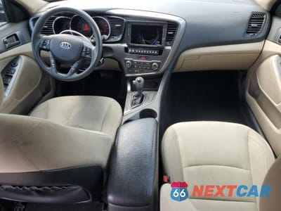 Zdjęcie 8 z 12 samochodu: 2013 KIA OPTIMA LX VIN:5XXGM4A79DG254400 - miniatura
