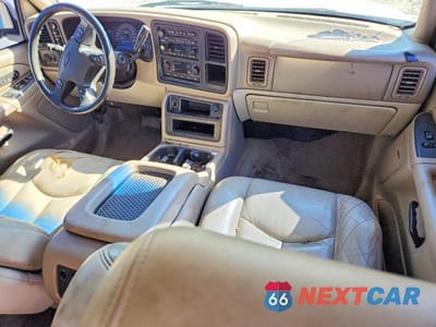Zdjęcie 8 z 14 samochodu: 2004 CHEVROLET SUBURBAN K1500 VIN:3GNFK16Z14G313437 - miniatura