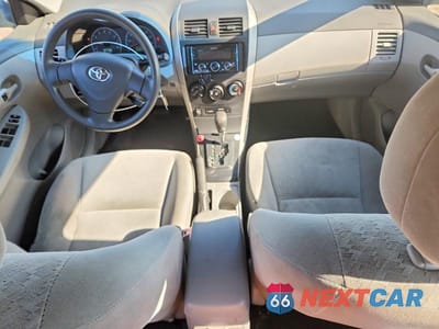 Zdjęcie 8 z 12 samochodu: 2009 TOYOTA COROLLA LE VIN:1NXBU40E79Z051884 - miniatura
