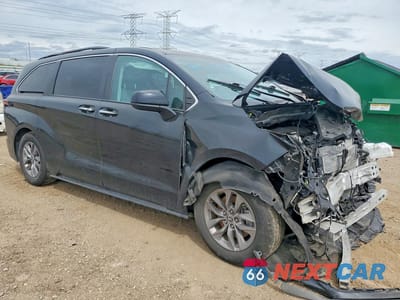 Czwarte zdjęcie samochodu z boku: 2023 TOYOTA SIENNA XLE VIN:5TDYRKEC9PS152731 - miniatura