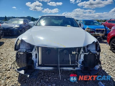 Piąte zdjęcie samochodu w środku: 2018 LEXUS IS 350 VIN:JTHBZ1D23J5032539 - miniatura