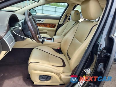 Zdjęcie 7 z 12 samochodu: 2015 JAGUAR XF 3.0 SPORT VIN:SAJWA0F75F8U77885 - miniatura