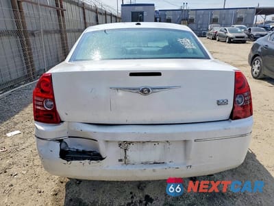 Zdjęcie 6 z 11 samochodu: 2010 CHRYSLER 300 TOURING VIN:2C3CA5CV5AH307146 - miniatura