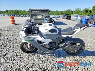Trzecie zdjęcie samochodu z tyłu: 2021 KAWASAKI ZX636 K VIN:JKBZXJH11MA008393 - miniatura