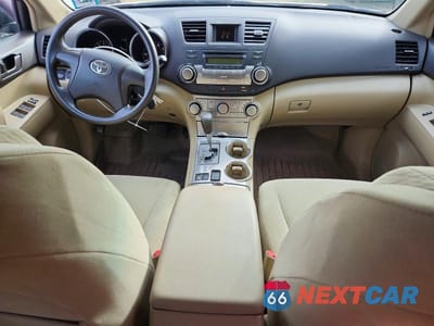 Zdjęcie 8 z 13 samochodu: 2010 TOYOTA HIGHLANDER BASE VIN:5TDBK3EH5AS003204 - miniatura