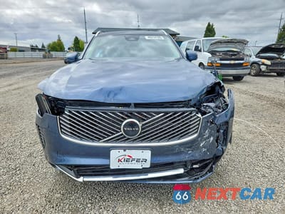 Piąte zdjęcie samochodu w środku: 2025 VOLVO XC90 CORE VIN:YV4062PA4S1387204 - miniatura