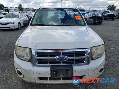 Piąte zdjęcie samochodu w środku: 2009 FORD ESCAPE XLS VIN:1FMCU92749KA79427 - miniatura