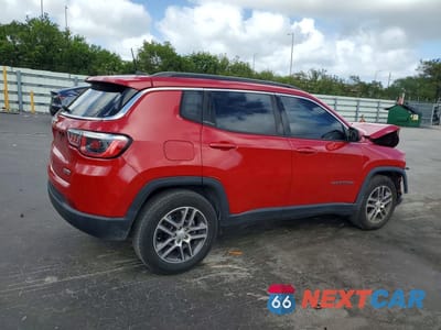 Trzecie zdjęcie samochodu z tyłu: 2020 JEEP COMPASS LATITUDE VIN:3C4NJCBB2LT198994 - miniatura