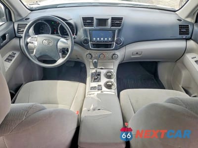 Zdjęcie 8 z 13 samochodu: 2013 TOYOTA HIGHLANDER PLUS VIN:5TDZK3EH1DS114111 - miniatura
