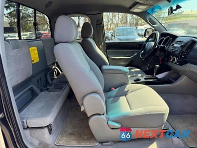 Zdjęcie 9 z 11 samochodu: 2007 TOYOTA TACOMA ACCESS CAB VIN:5TEUU42N27Z452600 - miniatura