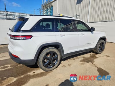 Trzecie zdjęcie samochodu z tyłu: 2024 JEEP GRAND CHEROKEE LAREDO VIN:1C4RJHAG6RC127281 - miniatura