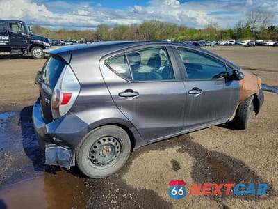 Trzecie zdjęcie samochodu z tyłu: 2014 TOYOTA PRIUS C TWO VIN:JTDKDTB39E1568853 - miniatura