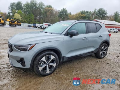 2026 VOLVO XC40 PLUS YV4L12UC9T2710921 - główne zdjęcie licytacji z USA - miniatura