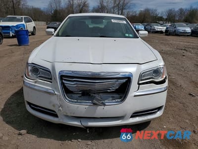 Piąte zdjęcie samochodu w środku: 2013 CHRYSLER 300 VIN:2C3CCAAG9DH527711 - miniatura