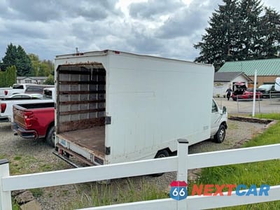 Czwarte zdjęcie samochodu z boku: 2000 FORD ECONOLINE E350 SUPER DUTY CUTAWAY VAN VIN:1FDWE35L7YHB54648 - miniatura