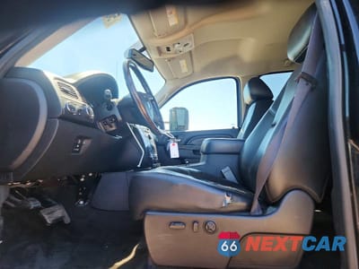 Zdjęcie 7 z 12 samochodu: 2011 GMC SIERRA K2500 DENALI VIN:1GT125CG9BF234562 - miniatura