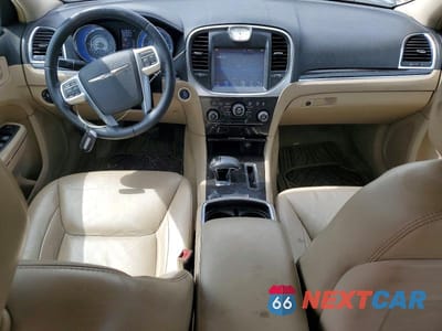 Zdjęcie 8 z 11 samochodu: 2013 CHRYSLER 300 VIN:2C3CCAAG9DH527711 - miniatura