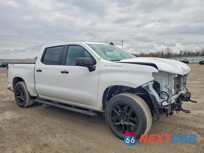 Czwarte zdjęcie samochodu z boku: 2024 CHEVROLET SILVERADO K1500 CUSTOM VIN:3GCPDBEK1RG185306 - miniatura