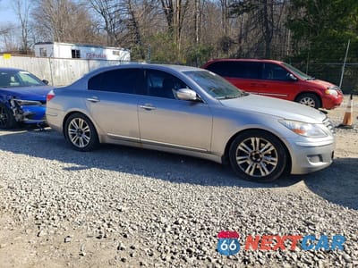 Czwarte zdjęcie samochodu z boku: 2011 HYUNDAI GENESIS 4.6L V8 VIN:KMHGC4DF0BU125910 - miniatura