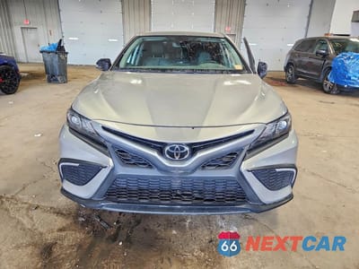 Piąte zdjęcie samochodu w środku: 2023 TOYOTA CAMRY SE VIN:4T1G11AK6PU727207 - miniatura
