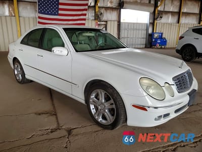 Czwarte zdjęcie samochodu z boku: 2006 MERCEDES-BENZ E 350 VIN:WDBUF56J06A976326 - miniatura