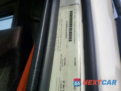 Zdjęcie 10 z 10 samochodu: 2018 VOLVO VNL SEMI TRUCK VIN:4V4N39TG7JN988235 - miniatura