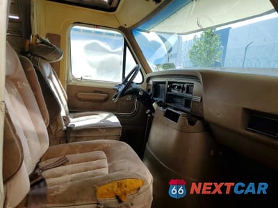 Piąte zdjęcie samochodu w środku: 1989 FORD ECONOLINE E350 CUTAWAY VAN VIN:1FDKE30G1KHA06608 - miniatura