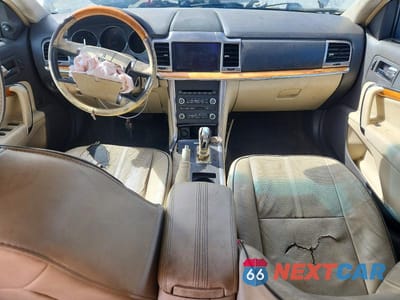Zdjęcie 8 z 13 samochodu: 2010 LINCOLN MKZ VIN:3LNHL2GC9AR643482 - miniatura