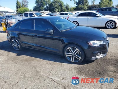 Czwarte zdjęcie samochodu z boku: 2019 AUDI A3 PREMIUM VIN:WAUAUGFF0KA099989 - miniatura