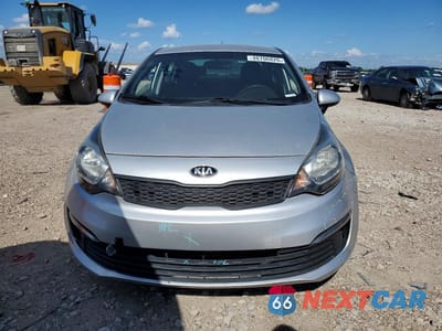 Piąte zdjęcie samochodu w środku: 2016 KIA RIO LX VIN:KNADM4A36G6640322 - miniatura