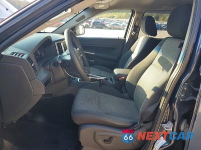 Zdjęcie 7 z 13 samochodu: 2010 JEEP GRAND CHEROKEE LAREDO VIN:1J4PR4GK3AC142923 - miniatura