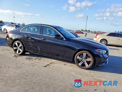 Czwarte zdjęcie samochodu z boku: 2025 MERCEDES-BENZ C 300 4MATIC VIN:W1KAF4HB7SR276003 - miniatura