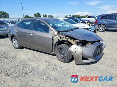 Czwarte zdjęcie samochodu z boku: 2017 TOYOTA COROLLA LE VIN:5YFBURHE7HP570922 - miniatura