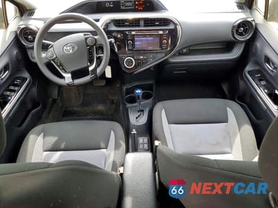 Zdjęcie 8 z 12 samochodu: 2018 TOYOTA PRIUS C TWO VIN:JTDKDTB3XJ1604625 - miniatura