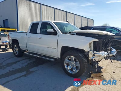 Czwarte zdjęcie samochodu z boku: 2019 CHEVROLET SILVERADO LD K1500 LT VIN:2GCVKPEC7K1126097 - miniatura