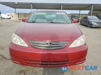 Piąte zdjęcie samochodu w środku: 2002 TOYOTA CAMRY LE VIN:JTDBE32K720038421 - miniatura
