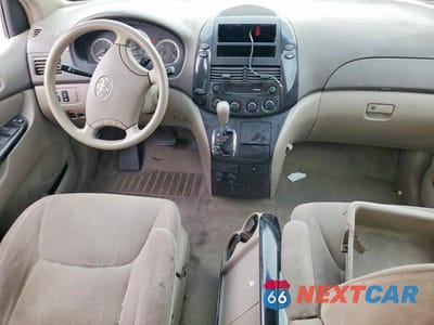 Zdjęcie 8 z 14 samochodu: 2004 TOYOTA SIENNA CE VIN:5TDZA23CX4S122146 - miniatura