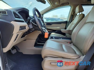 Zdjęcie 7 z 13 samochodu: 2018 HONDA ODYSSEY EXL VIN:5FNRL6H75JB051743 - miniatura