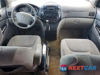 Zdjęcie 8 z 13 samochodu: 2005 TOYOTA SIENNA VIN:5TDZA23C15S352949 - miniatura
