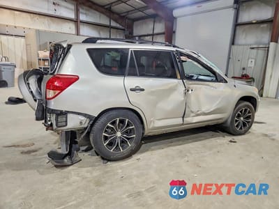Trzecie zdjęcie samochodu z tyłu: 2008 TOYOTA RAV4 BASE VIN:JTMBD33V786083702 - miniatura