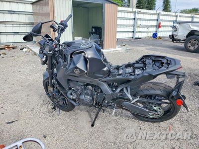 Trzecie zdjęcie samochodu z tyłu: 2025 YAMAHA MT09 VIN:JYARN94E2SA003204 - miniatura
