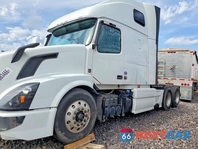 Zdjęcie 10 z 10 samochodu: 2017 VOLVO VNL SEMI TRUCK VIN:4V4NC9EH0HN992272 - miniatura