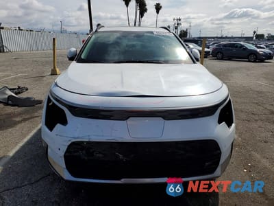 Piąte zdjęcie samochodu w środku: 2023 KIA NIRO EV WAVE VIN:KNDCT3L13P5029452 - miniatura